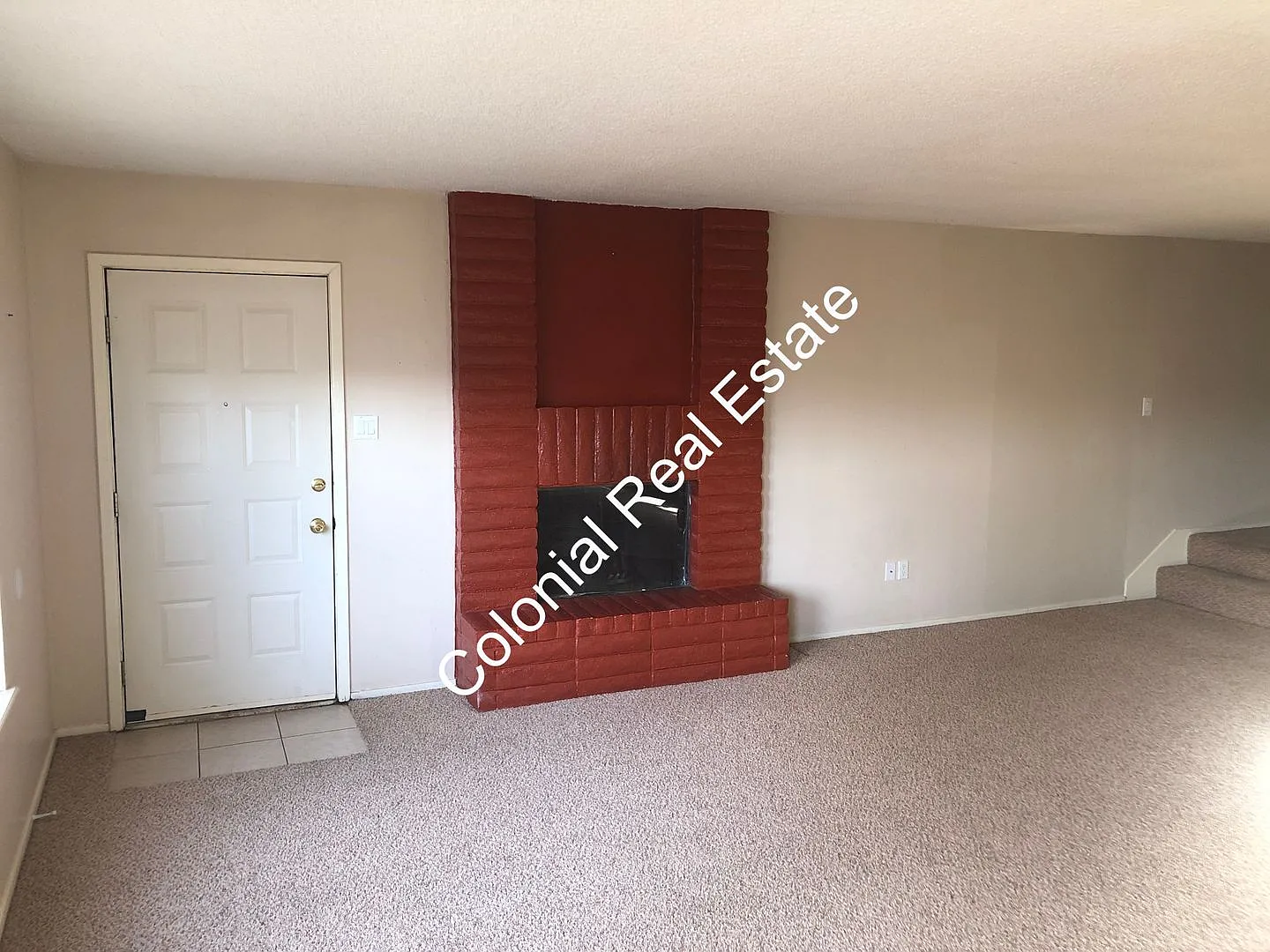 303 Innsdale — Photo 3