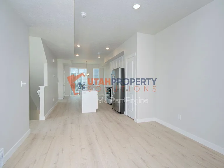 1146 S Redwood Rd #H806 — Photo 6