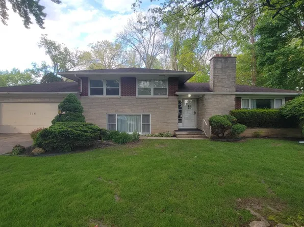 716 South Dr, Fremont, OH 43420