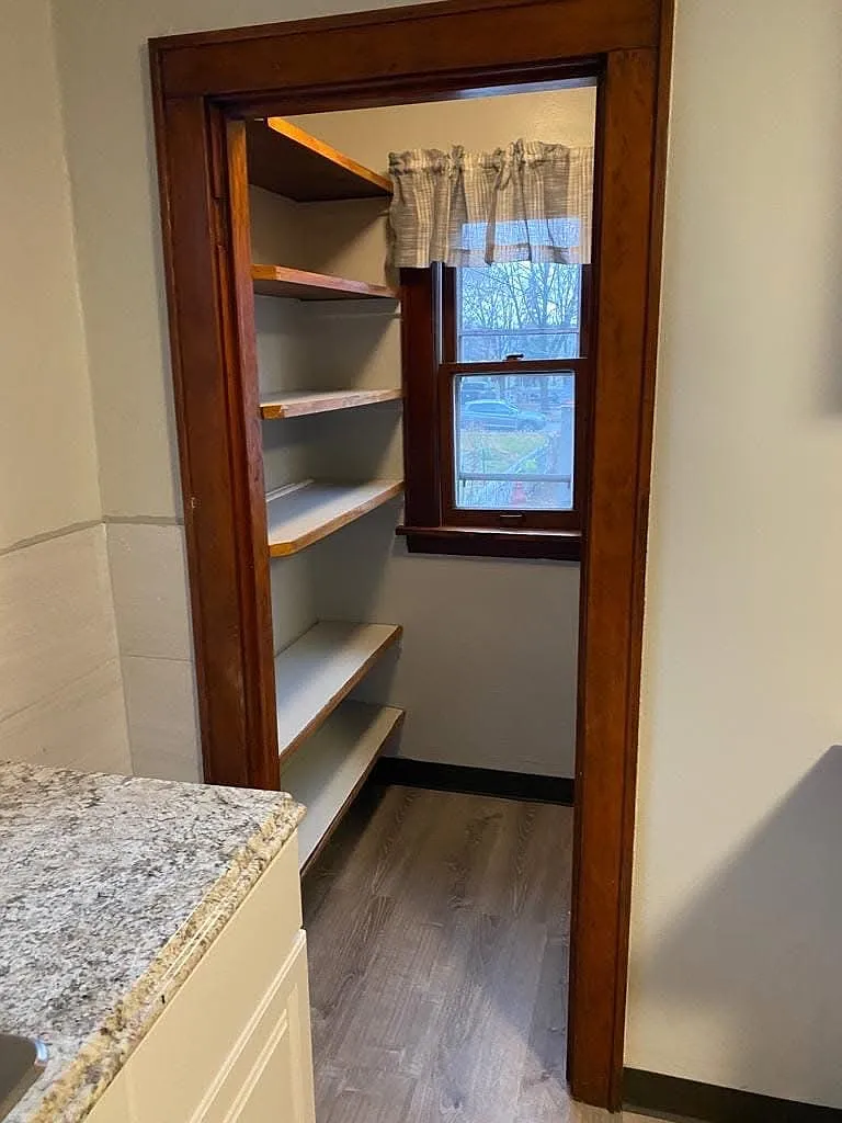 3 bed, 1053 sqft, $2,150 — Photo 4