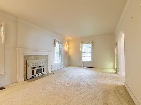 3rd image of 229 20th St S