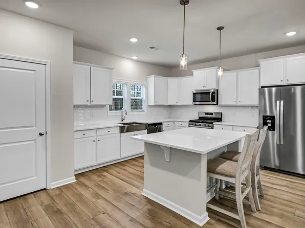 820 Tradesman Ave, Lexington, SC 29072