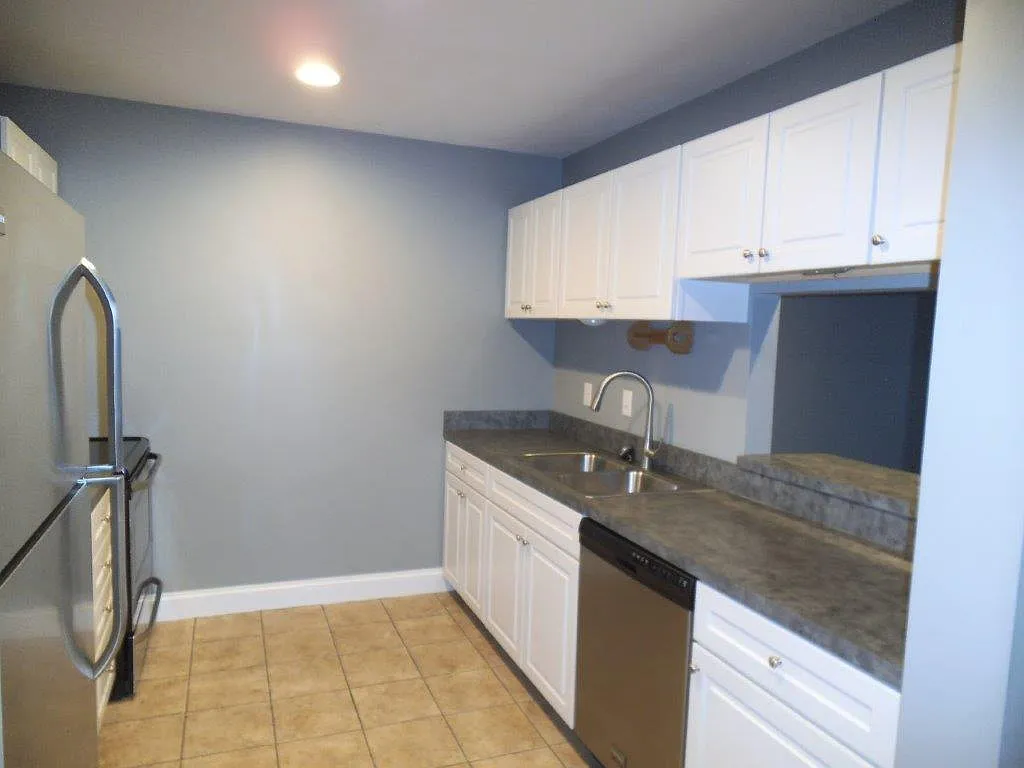 2 bed, 1.5 bath, 1450 sqft, $1,700 — Photo 3