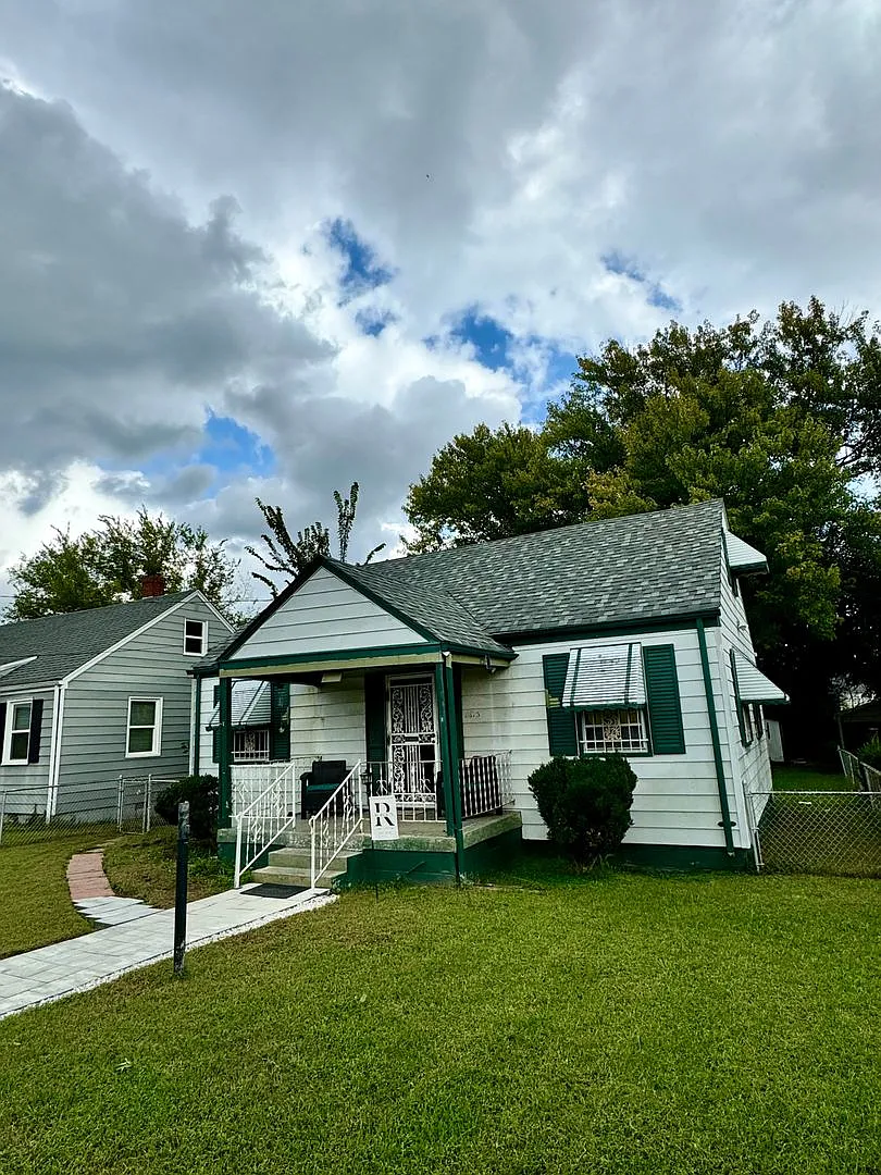 3 bed house in Church Hill! Central HVAC, laundry, yard with shed! — Photo 1
