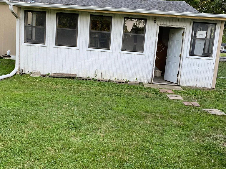 1923 Miller Dr — Photo 21