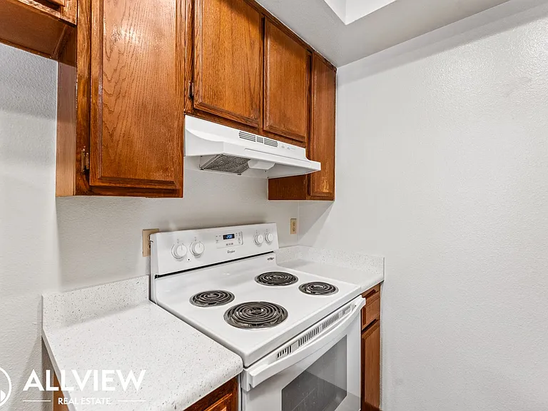 202 East 16th Street — Photo 10