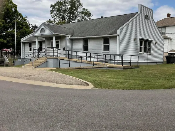 211 S High St, New Lexington, OH 43764