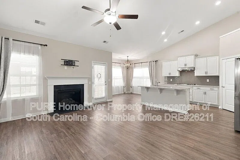4 bed, 3.0 bath, 2290 sqft, $2,375 — Photo 3