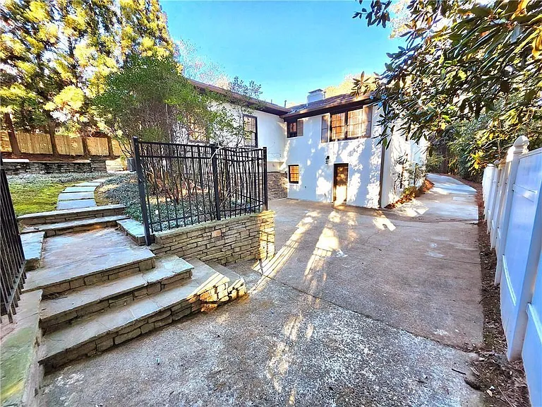4044 Northside Dr NW — Photo 9