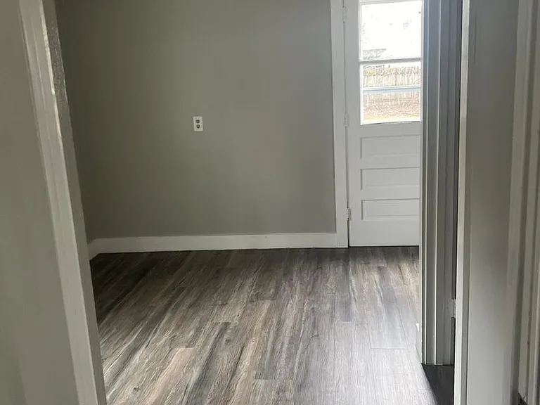 413 Green St — Photo 6