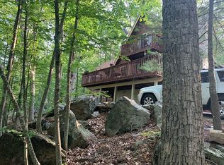 192 Salisbury Rd, Bushkill, PA 18324