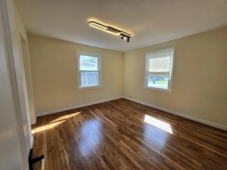 2949 Rosemary Ln — Photo 8