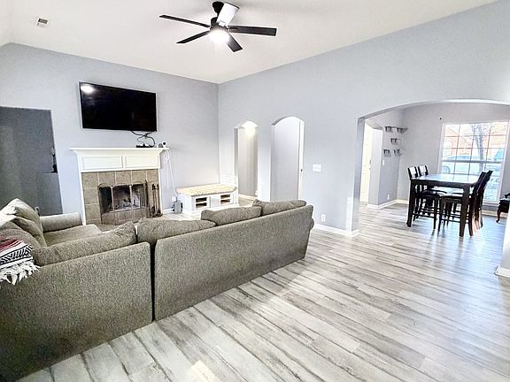 2nd image of 218 Foster Dr