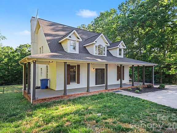 2nd image of 6285 Ridge Rd
