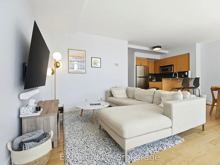 230 King St E #Penthouse 20 — Photo 10