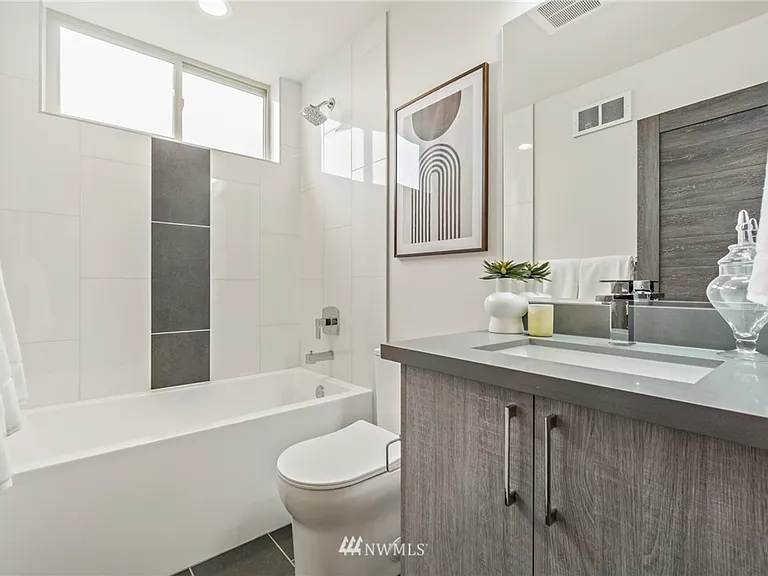 5618 California Ave SW #B — Photo 16