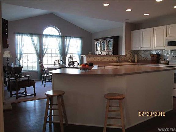 5th image of 7029 Lakeside Dr