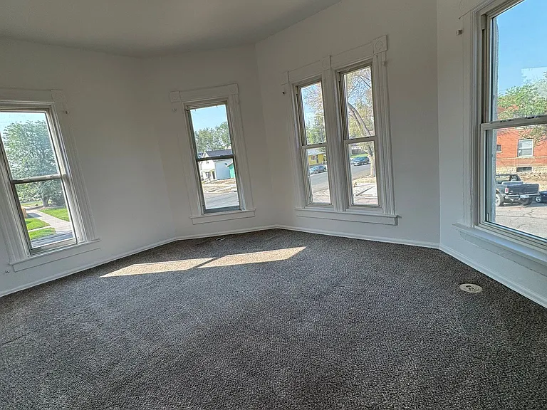 2 Bedroom | Walk-in-Closet