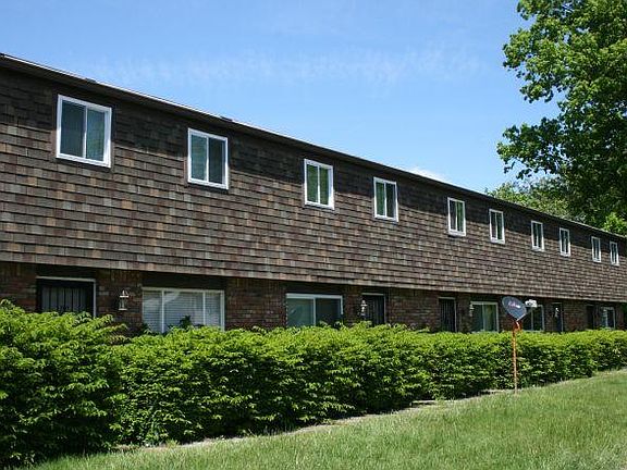 Front entrance of 5 unit building