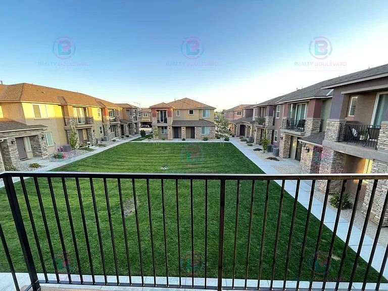 1013 Middle Gate Rd — Photo 15