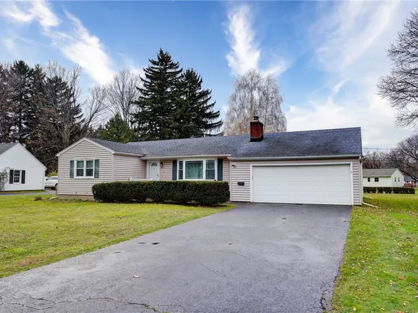 1071 Cherry Hill Ln, Webster, NY 14580