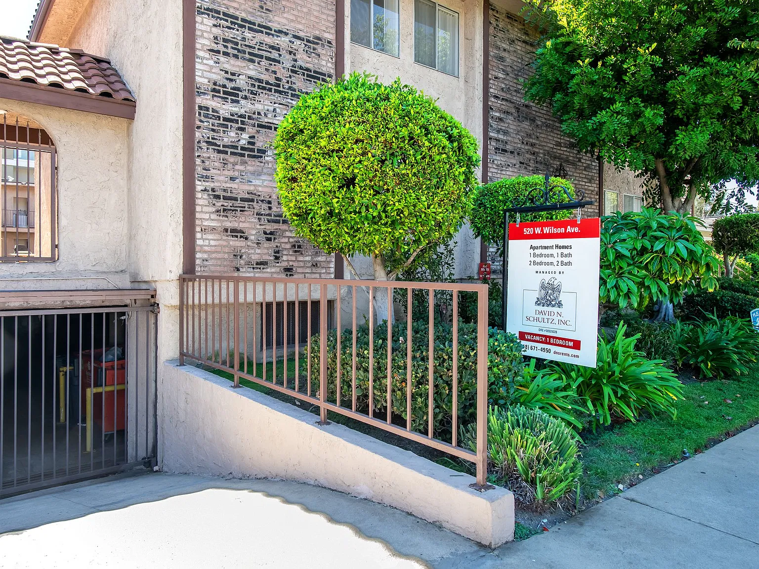 520 W. Wilson — Photo 4
