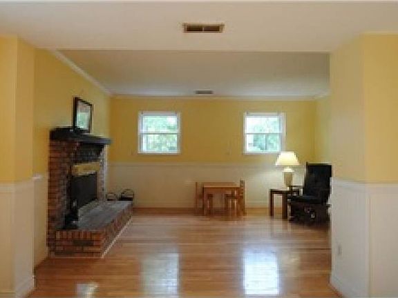 4th image of 6565 Knottypine Dr