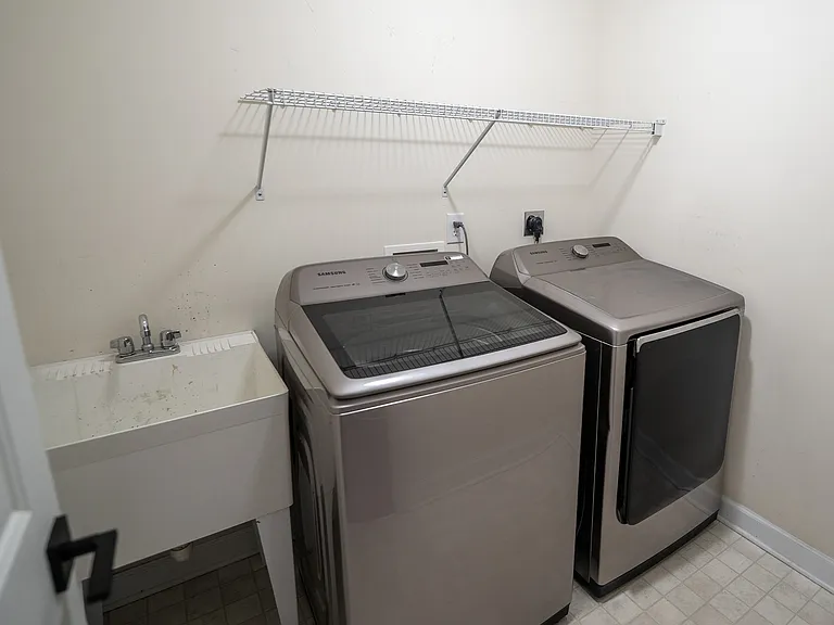 1820 Clay Dr — Photo 26