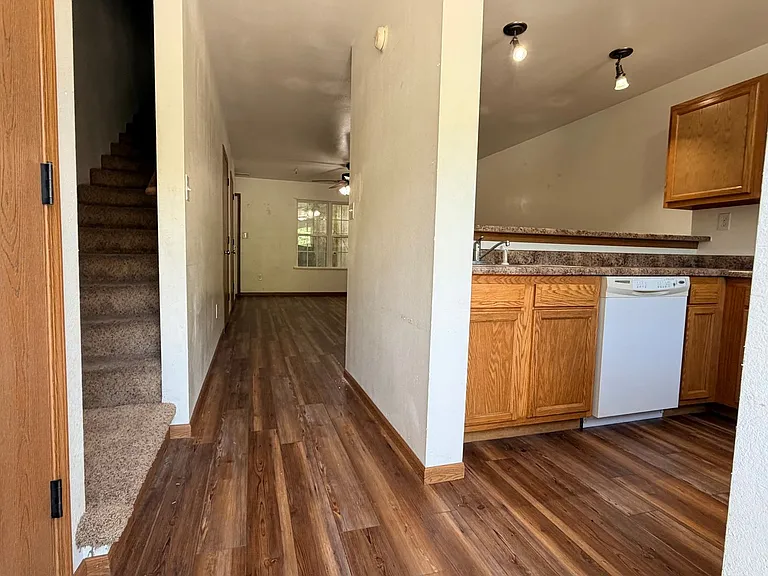 700 Hillside Rd — Photo 5