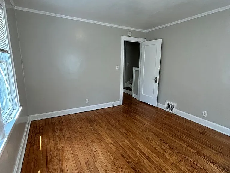 5345 Charlotte St — Photo 8