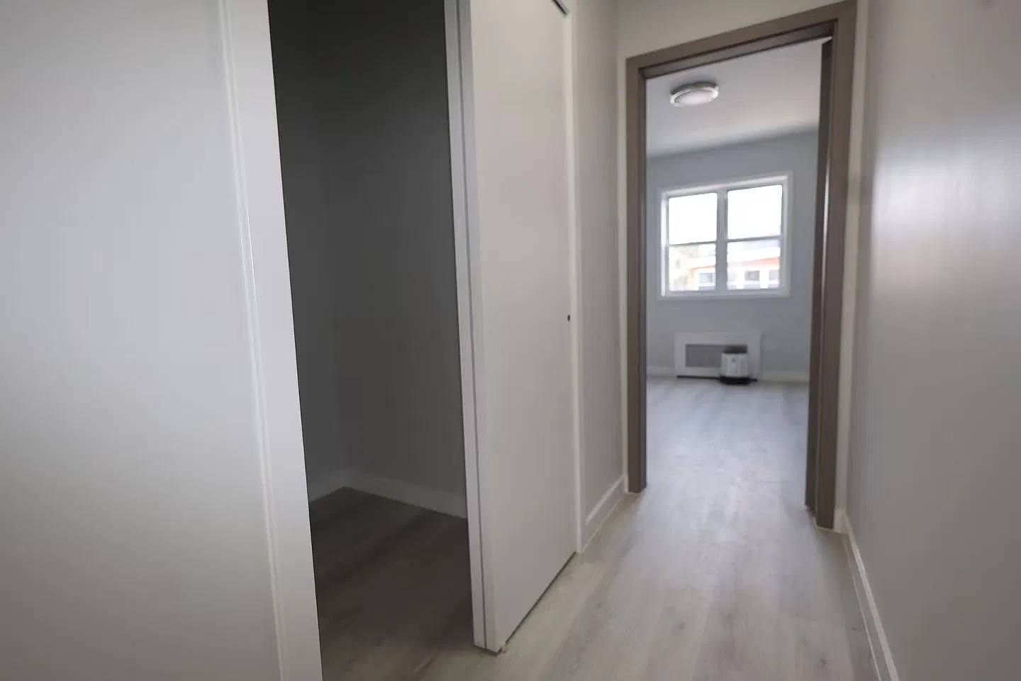 3 bed, 900 sqft, $3,200 — Photo 4