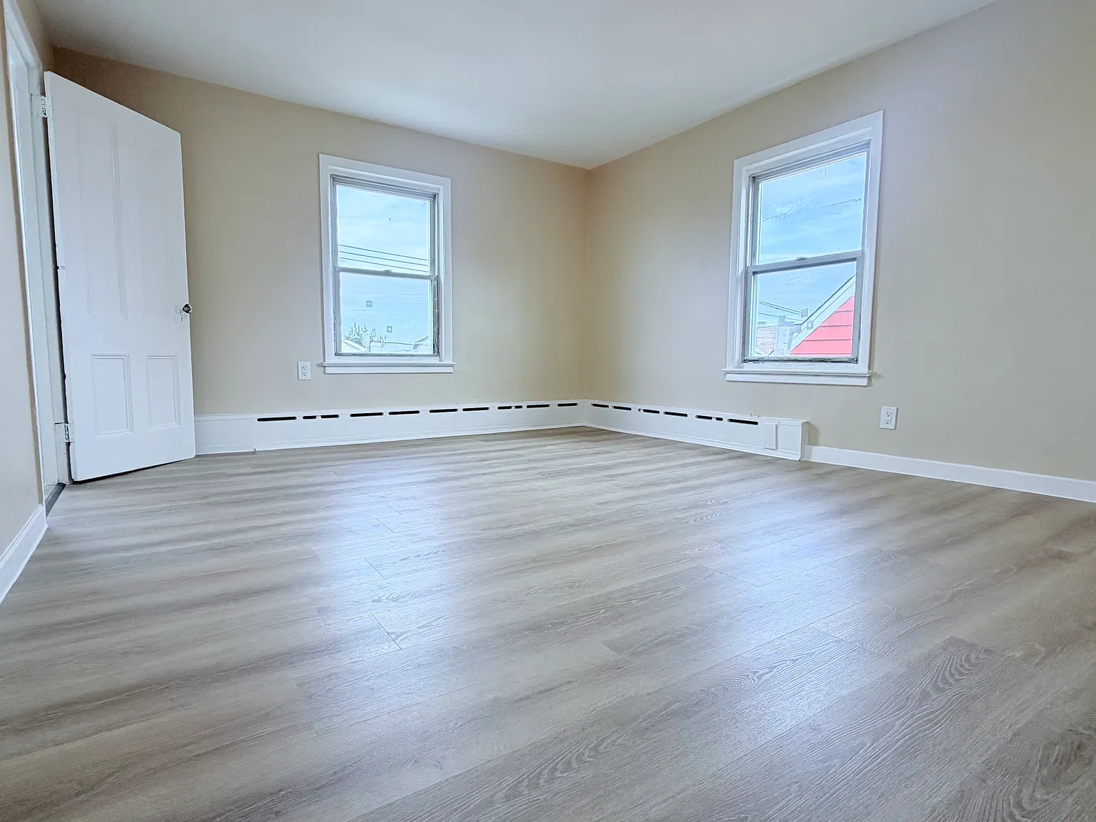 3 bed, 1400 sqft, $2,600 — Photo 2