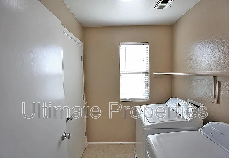 17010 N 184th Ln — Photo 8