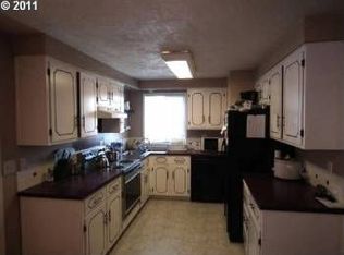 2144 Amirante St, Eugene, OR 97402