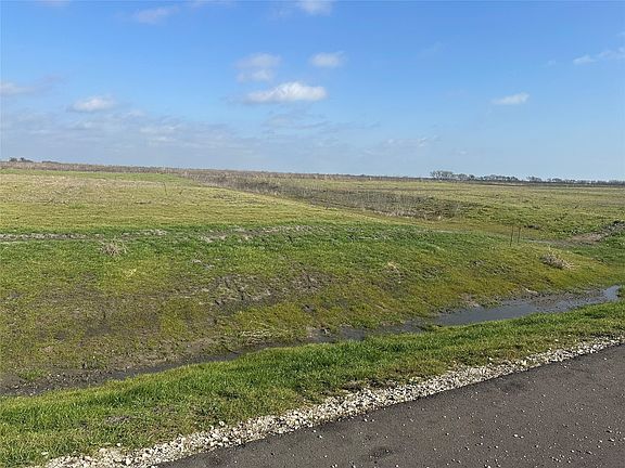 3rd image of 2076 County Road 2162