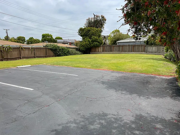 2346 Santa Ana Ave — Photo 7