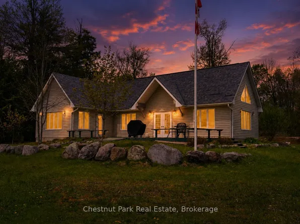 1100 Moon River Rd, Muskoka Lakes, ON P0C 1A0