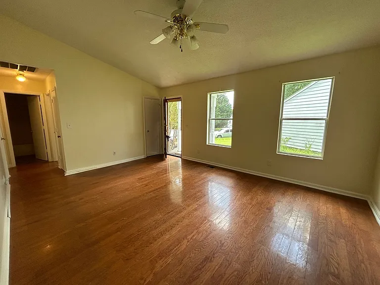 808 Circle Dr — Photo 5