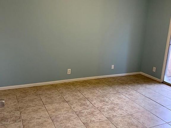 3rd image of 1027 E Deodar St APT 2
