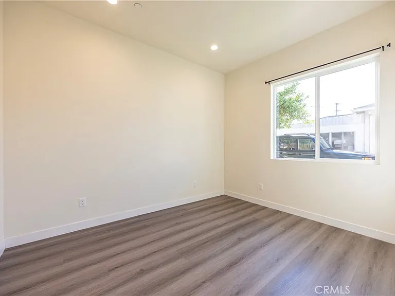 2558 A South Ave #10 — Photo 20