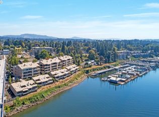 318 SE Spokane St, Portland, OR