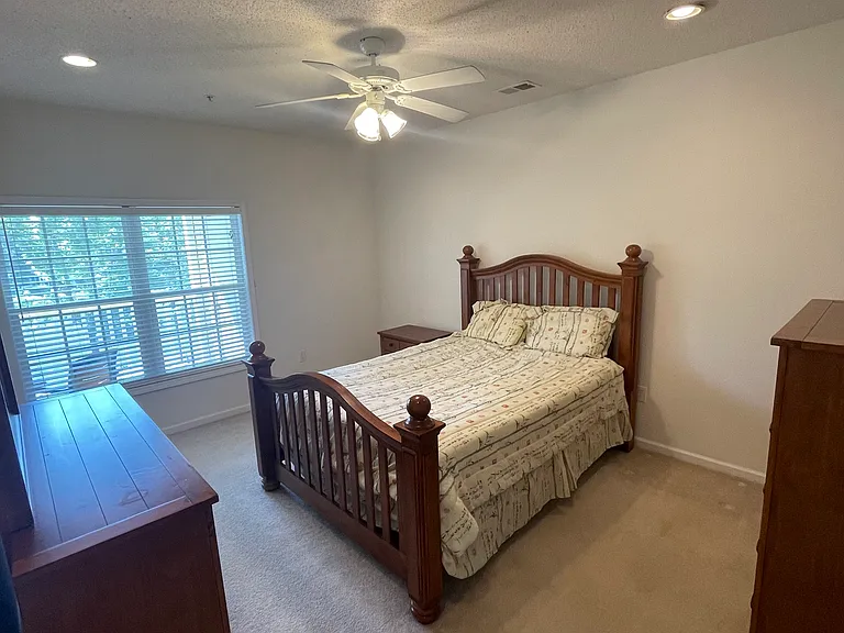 5822 Longwood Dr #302 — Photo 9
