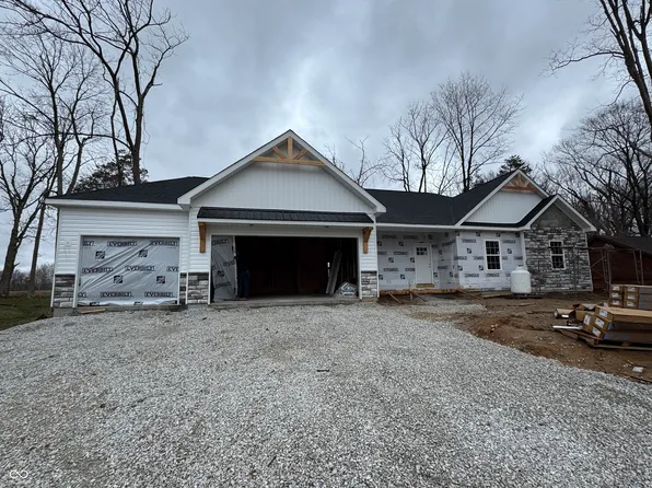 12 Lincoln Hls, Coatesville, IN 46121