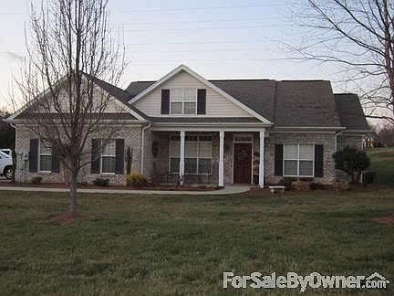 1st image of 115 Oak Run Ct
