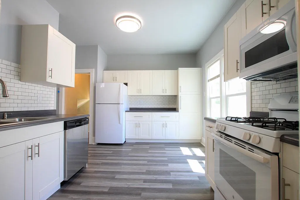 3 bed, 1.5 bath, 1040 sqft, $1,450 — Photo 1