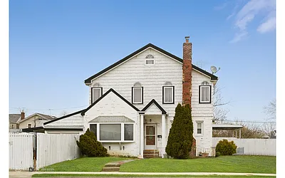 80-41 Commonwealth Boulevard