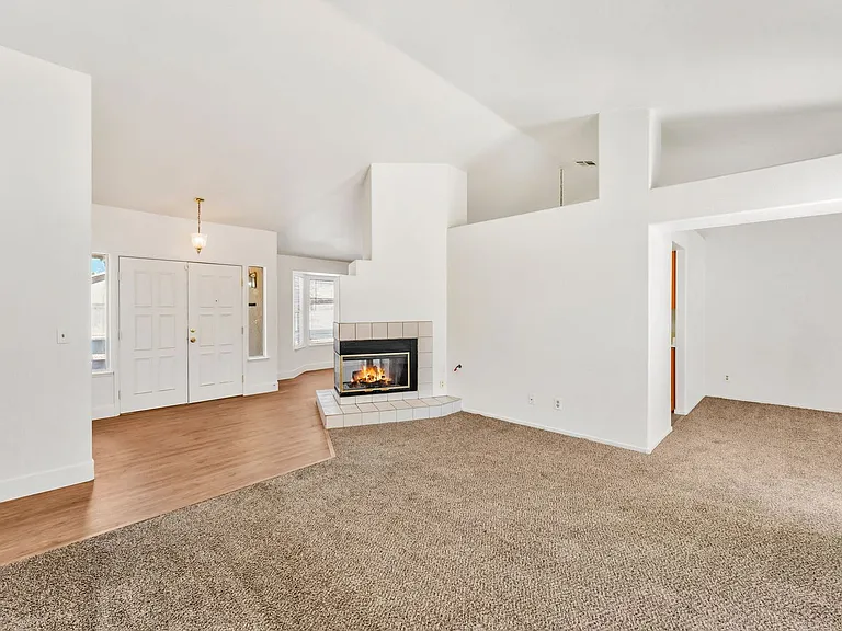 4904 Spring Falls Way — Photo 4