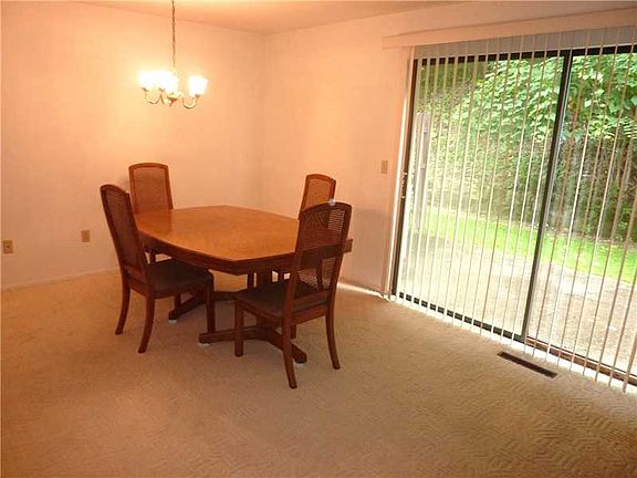 4th image of 203 Thornberry Dr