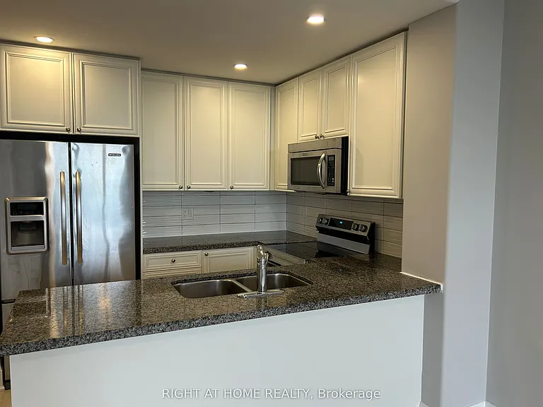 100 Harrison Garden Blvd #GPH23 — Photo 13