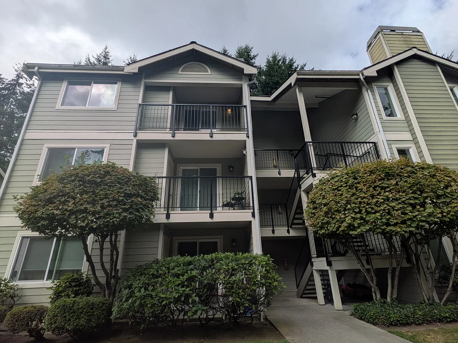 2 bed, 931 sqft, $2,000 — Photo 2